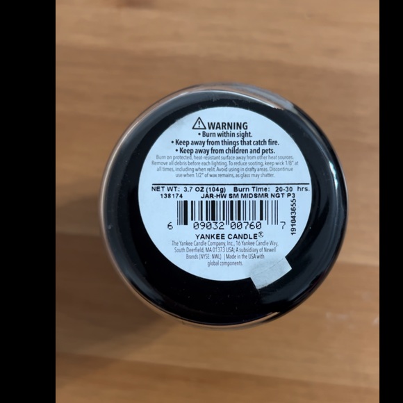 Yankee Candle Midsummer’s Night candle - Picture 3 of 3